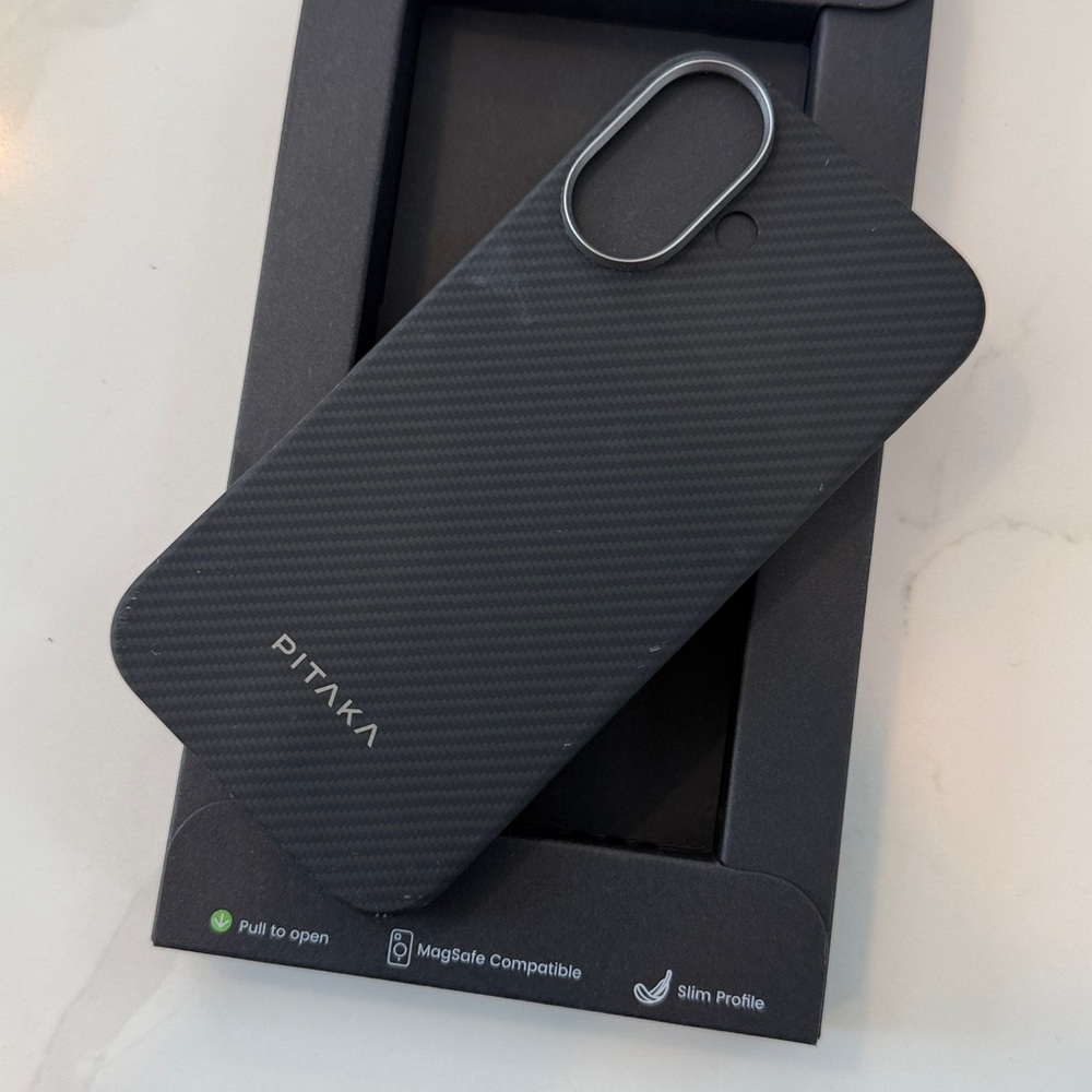 PITAKA Ultra-Slim Black Case for iPhone 16 - Picture 3 of 3
